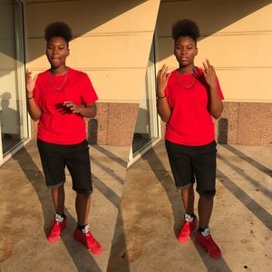 Meet your Posher, Mikaya